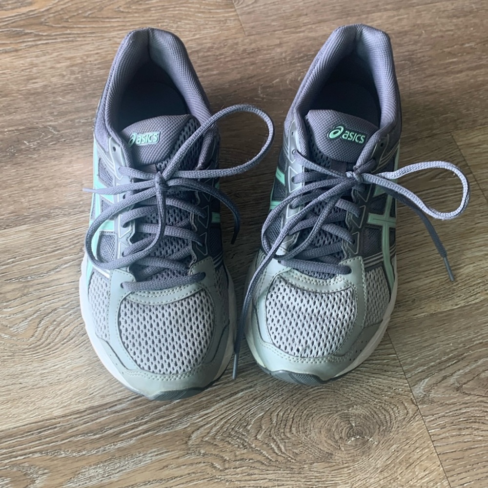 ASICS tennis shoes